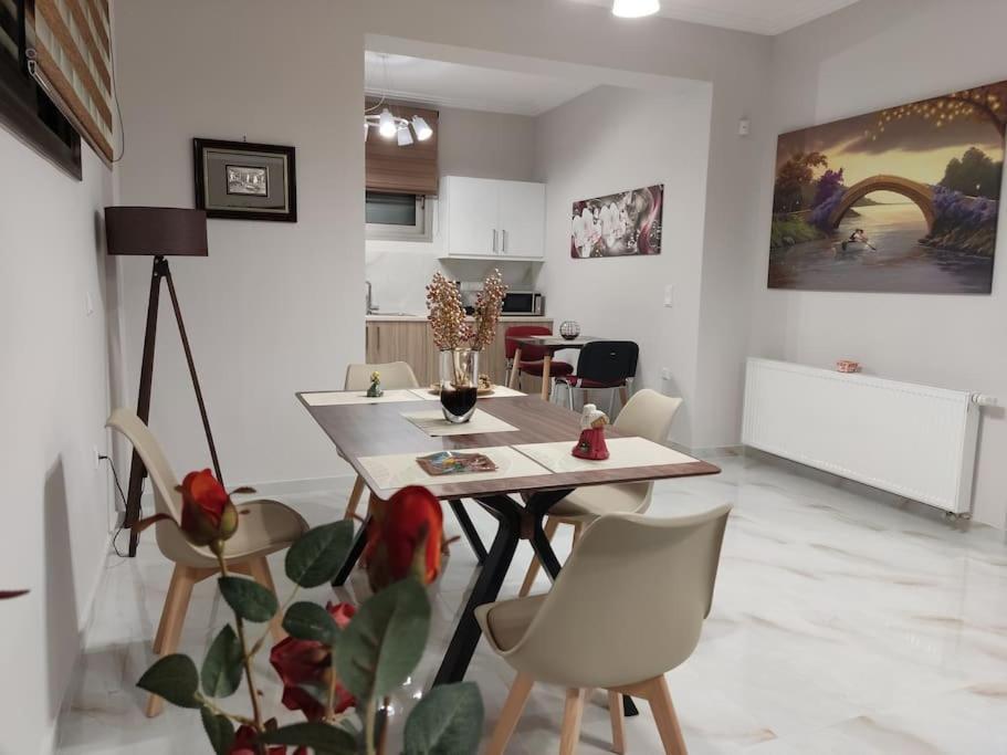 Ebony And Ivory Suites Dhrosiá Ngoại thất bức ảnh