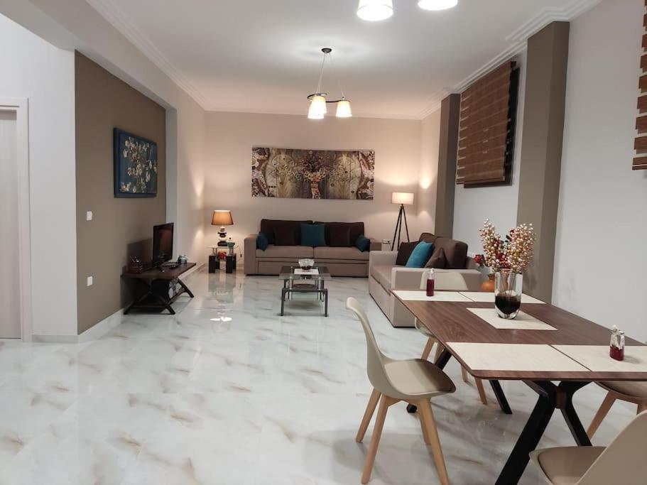 Ebony And Ivory Suites Dhrosiá Ngoại thất bức ảnh