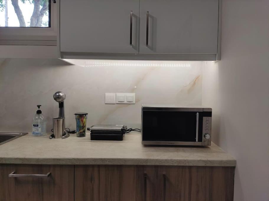Ebony And Ivory Suites Dhrosiá Ngoại thất bức ảnh