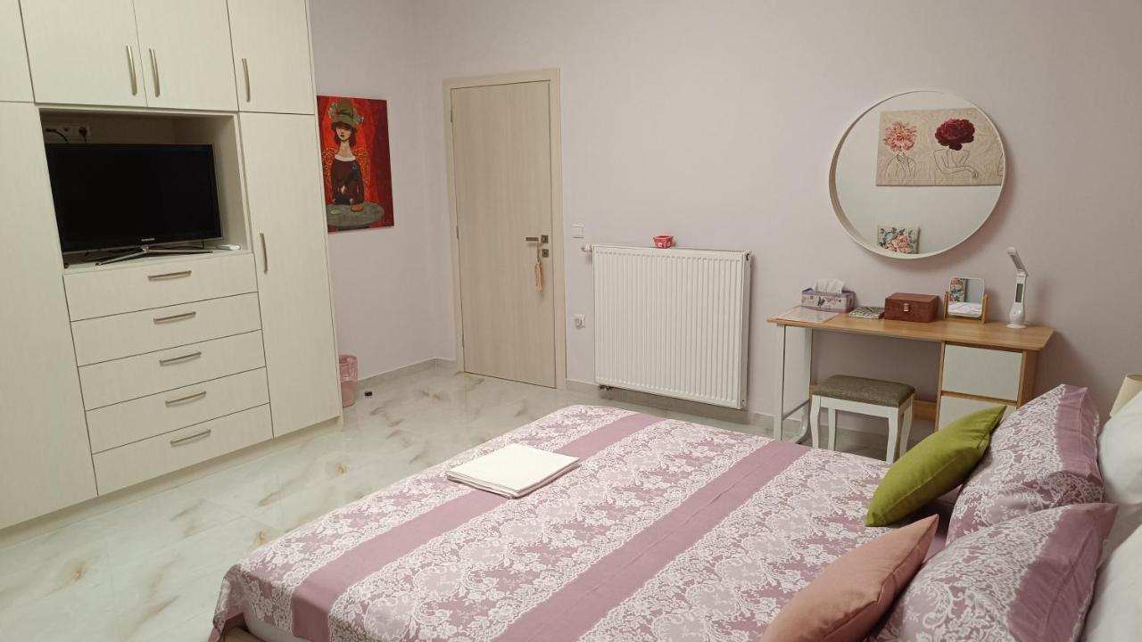 Ebony And Ivory Suites Dhrosiá Ngoại thất bức ảnh